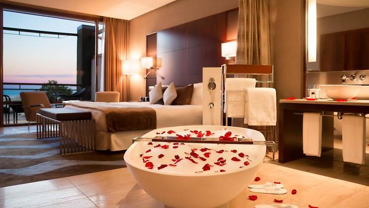 Romantic Hotel